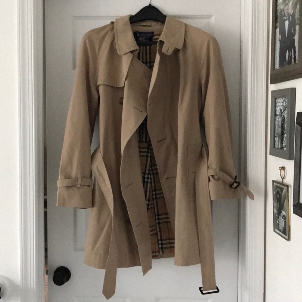 Vintage Authentic Men’s Burberry Trench Coat